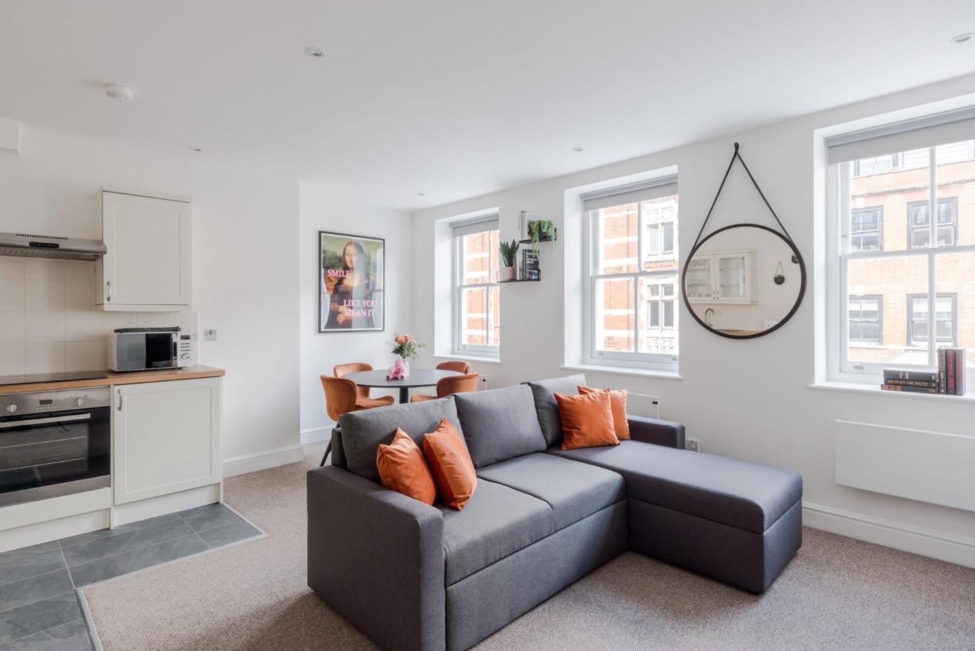 The Sensual Breeze - Fitzrovia * London