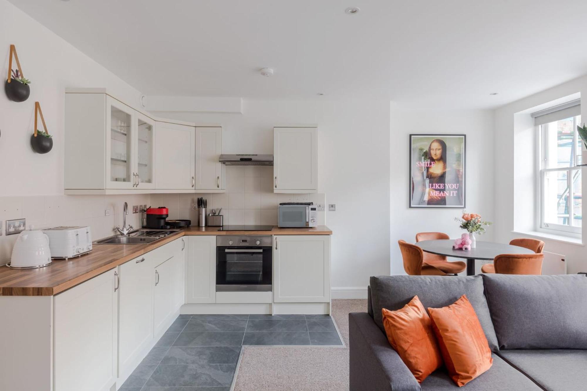 The Sensual Breeze - Fitzrovia Apartment London